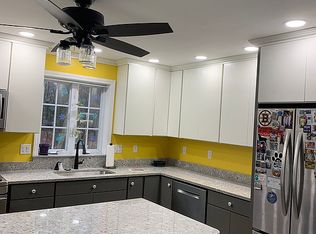 136 Folly Mill Rd, Seabrook, NH 03874