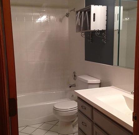 4th image of 5419 N Milwaukee Ave APT 2