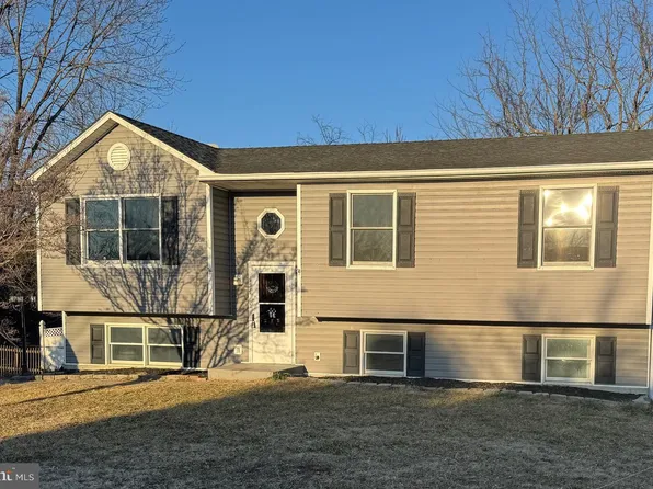 454 Little Sorrel Dr, Strasburg, VA 22657