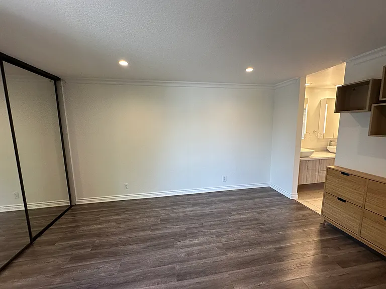248 W Loraine St #201 — Photo 15