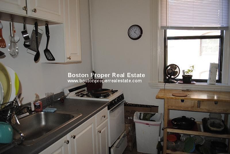 2nd image of 60 Charlesgate E #1025