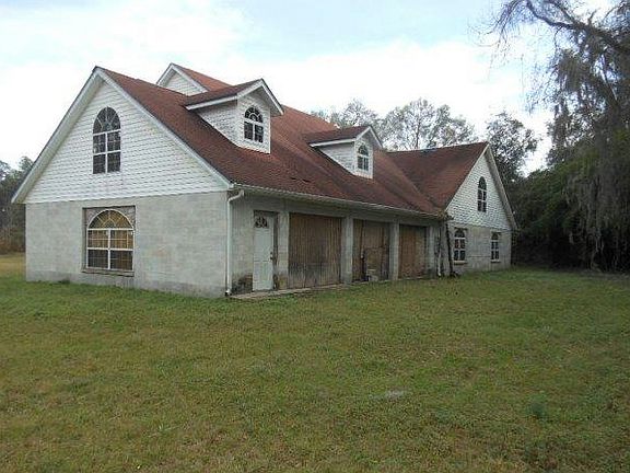 3rd image of 954 NE Famu Ln