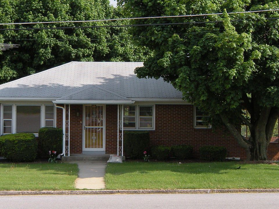 Beautiful Single Family Brick Rancher