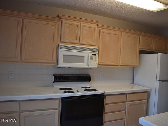 4th image of 710 Legacy Ct