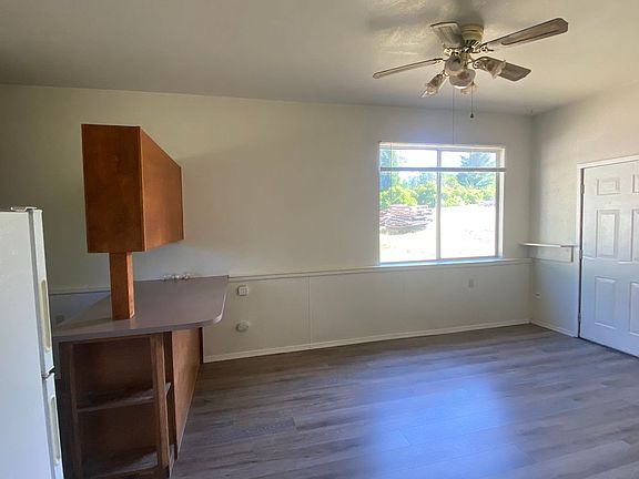 5th image of 215 Ski Village Dr