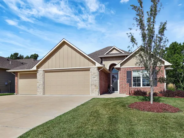 6237 E Central Park Ct, Bel Aire, KS 67220