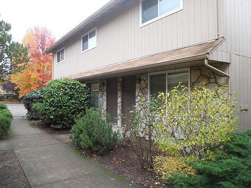 2nd image of 122 NE Conifer Blvd APT 7