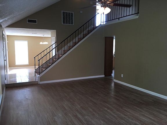 3rd image of 8610 Berryvine Dr