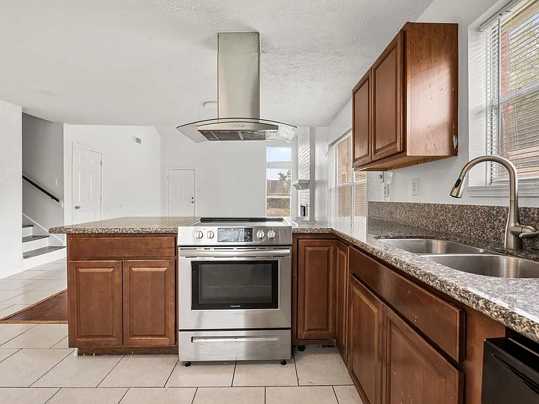 7018 Stoney River Dr — Photo 6