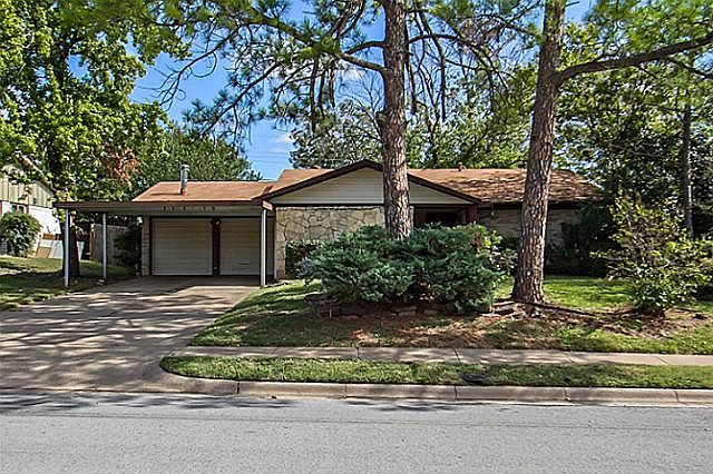 1st image of 1010 N Ector Dr