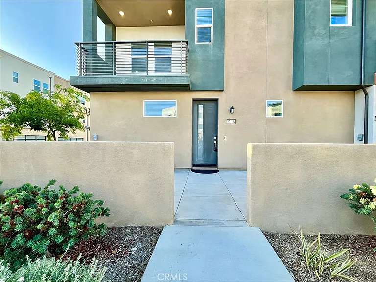 27054 Hummingbird Ln — Photo 2