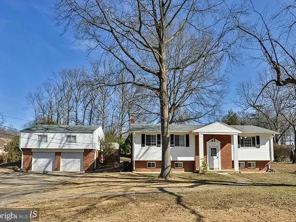 8707 Greystone Pl, Alexandria, VA 22309