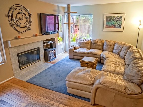 4th image of 30360 Falls Dr