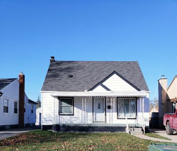 (Undisclosed Address), Southgate, MI, 48195