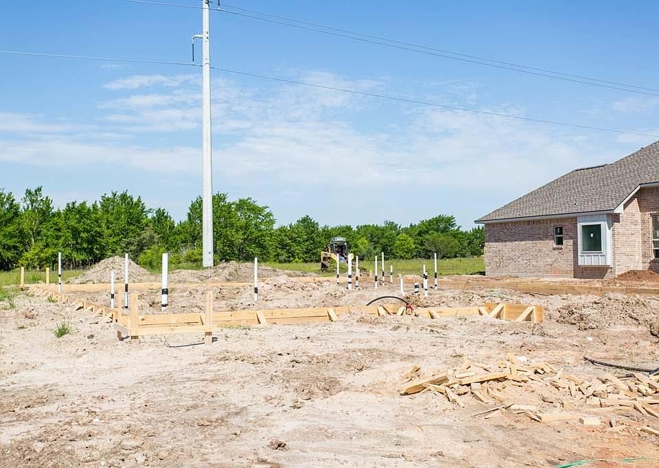 1st image of 2916 Archer Dr