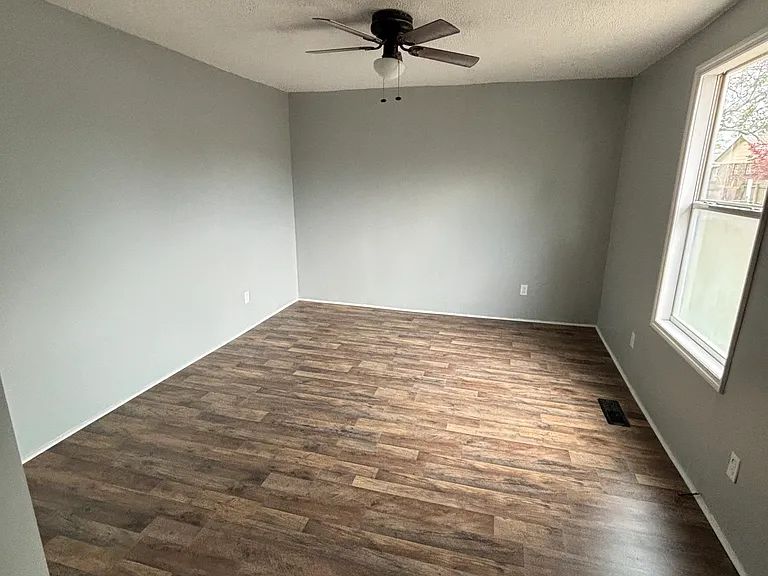 307 Fayette St SE — Photo 16