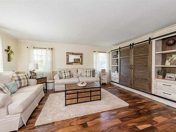 5th image of 28 Brookfield Ln