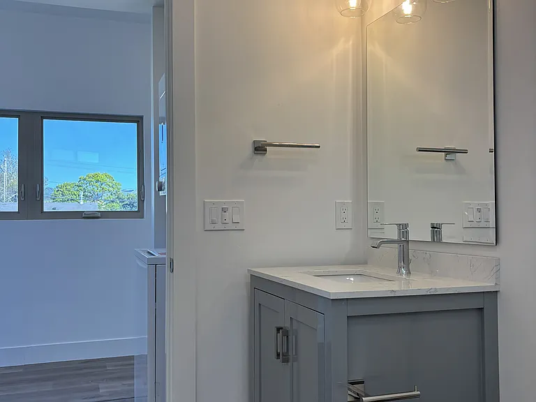 312 S Halcyon Rd #C — Photo 17