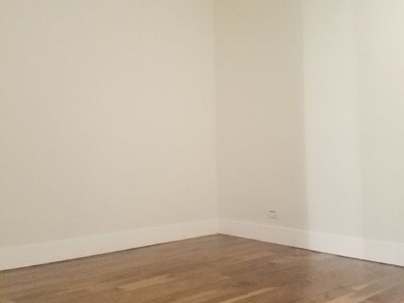 2nd image of 200 E 30th St #9D1