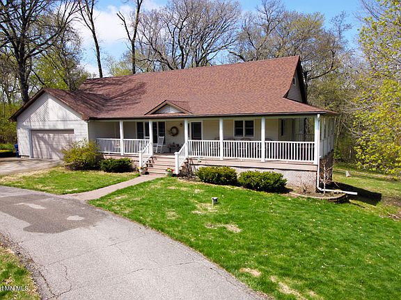 3rd image of 2015 Woodland Ln