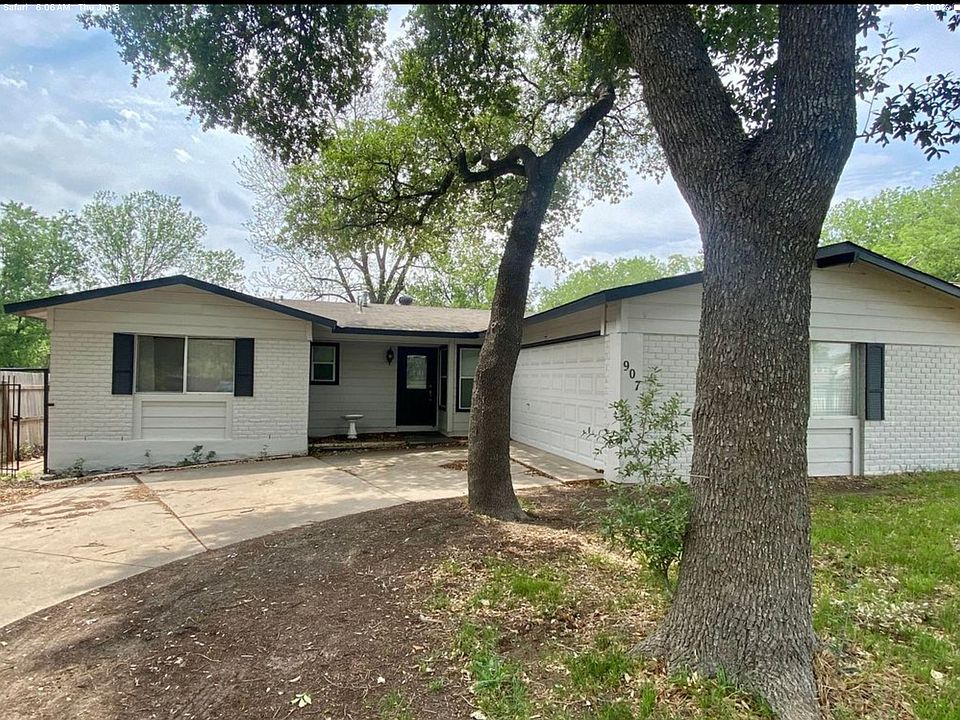 1st image of 907 Zachry Dr