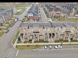 1811 Rex Heath Dr #243, Pickering, ON L1X 0E4