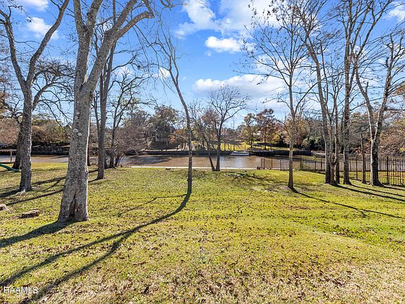 2nd image of 108 Water Oaks Dr