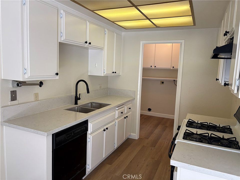 1st image of 20470 Elm Hill Ln