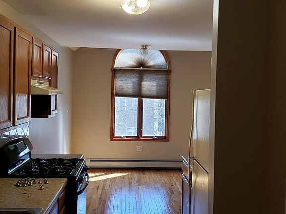 5th image of 15 Joyce Ln