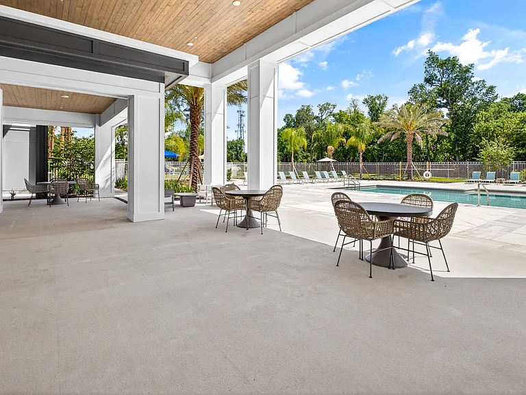Fox Pointe — Photo 15