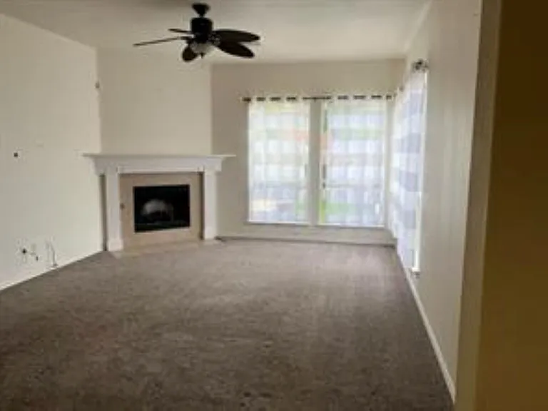 6400 Brownstone Dr — Photo 3