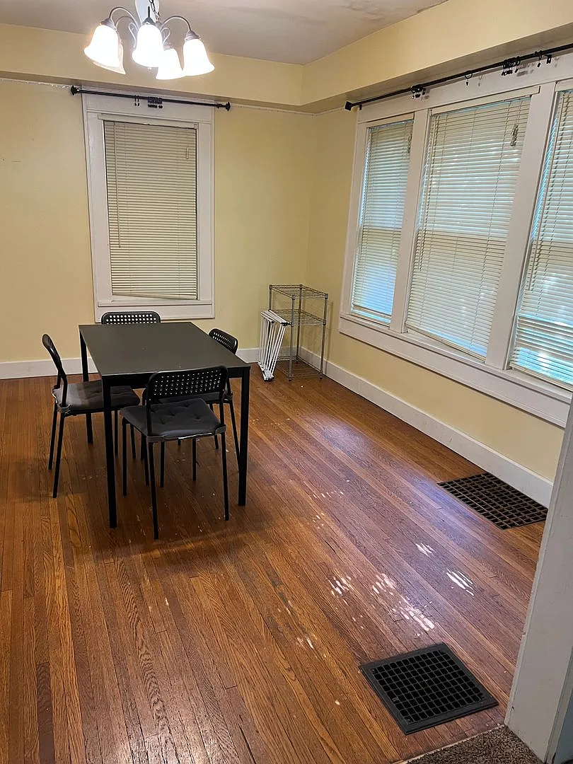 3 Bedroom House Near IU Bloomington Campus — Photo 4