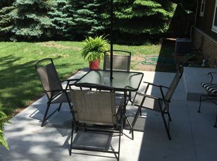 660 Walnut Ln, Elk Grove Village, IL 60007