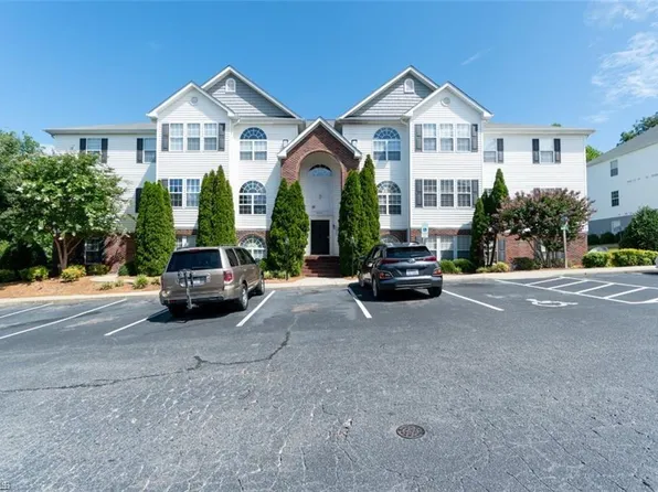 4315 Cedarcroft Ct APT 1B, Greensboro, NC 27409