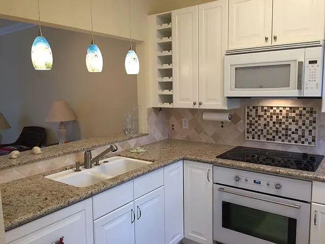 2 bed, 2.5 bath, 1159 sqft, $3,400 — Photo 2