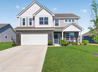 1573 N Clearwater Dr, Greenfield, IN 46140