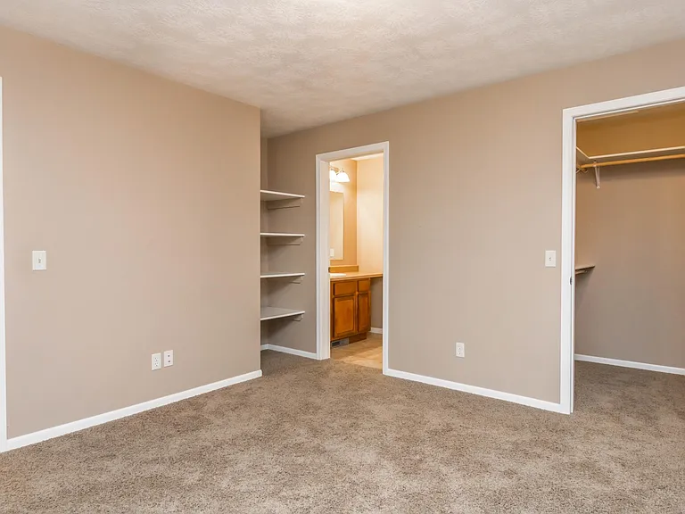 Redwood Court — Photo 16