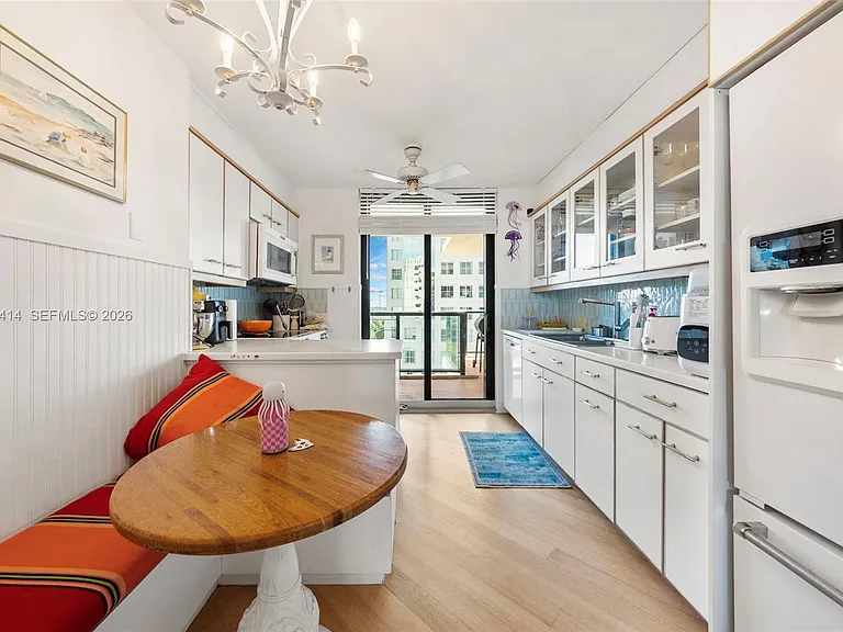 2575 S Bayshore Dr #11B — Photo 5