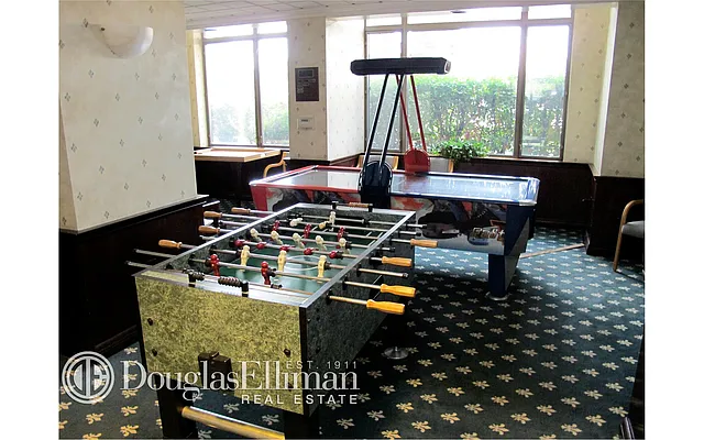 Rented by Douglas Elliman | media 15