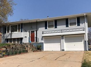 3980 Iowa St, Omaha, NE 68112