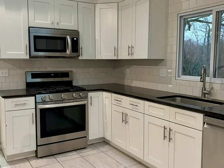 13761 S Archer Ave — Photo 4