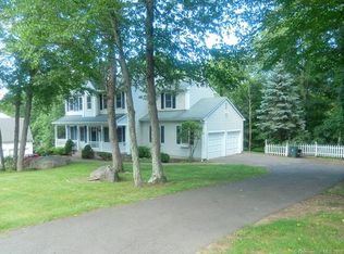 109 Jenny Clfs, Manchester, CT 06040