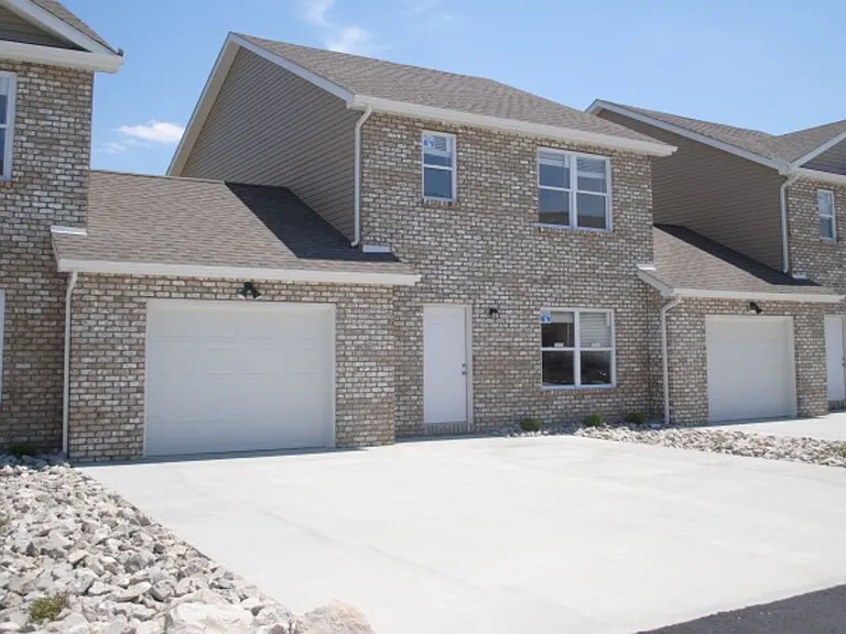Eagle View Luxury Apartments — Photo 183