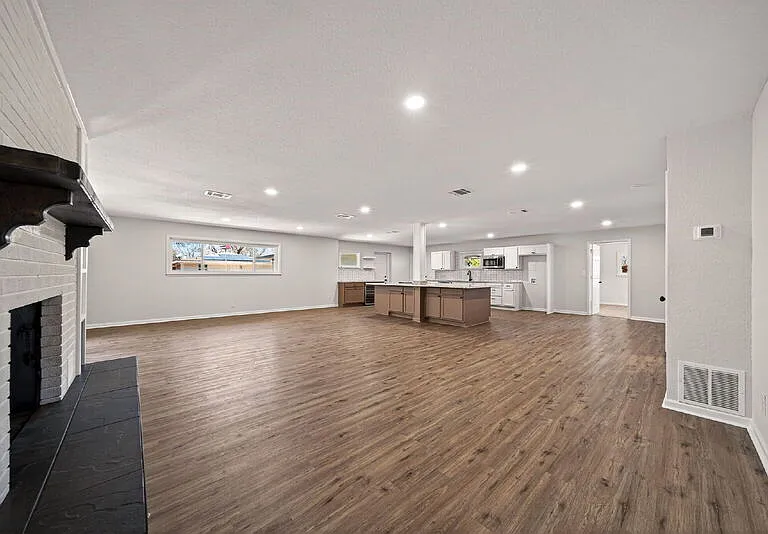 192 Oriole Dr — Photo 8