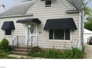 271 Columbus St, Bedford, OH 44146