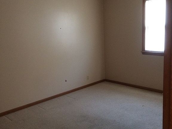 5th image of 715 W Washington Ave APT 6