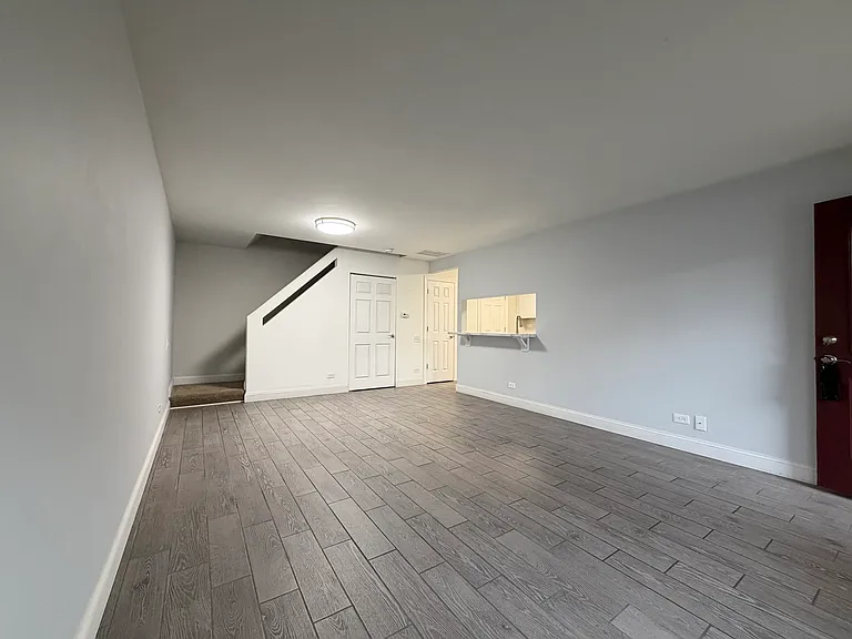 345 Gregory St — Photo 5