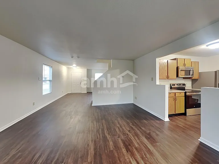 8045 Bach Dr — Photo 7