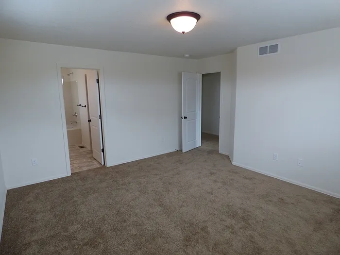 753 Lakebrook Ct — Photo 10