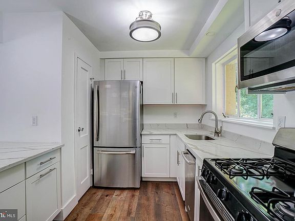 2nd image of 10400 Montrose Ave APT 102